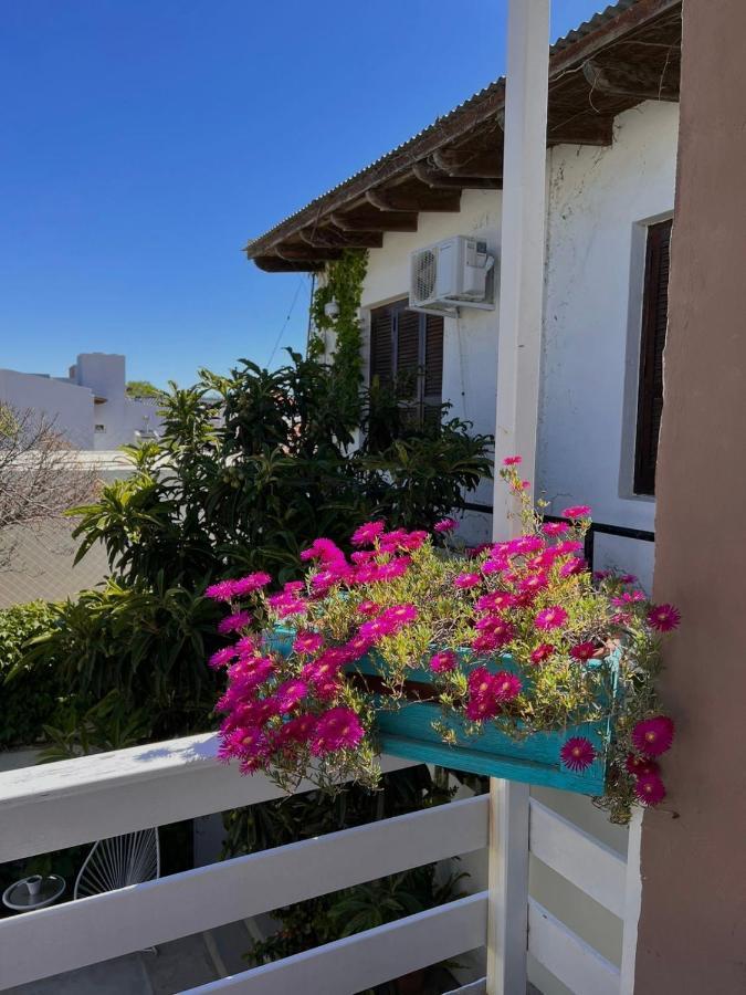 Hosteria Isabel Departamentos Y Habitaciones Con Bano Privado Las Grutas Ngoại thất bức ảnh