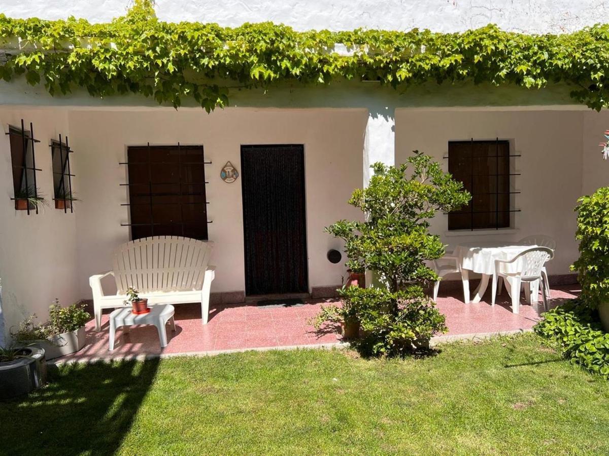 Hosteria Isabel Departamentos Y Habitaciones Con Bano Privado Las Grutas Ngoại thất bức ảnh