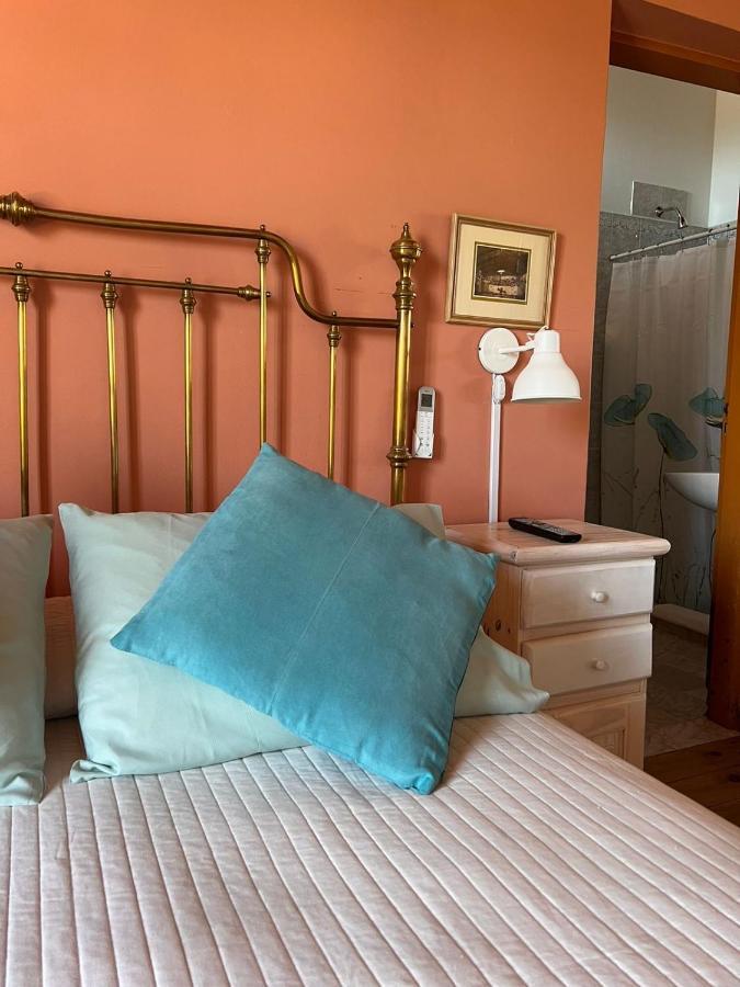 Hosteria Isabel Departamentos Y Habitaciones Con Bano Privado Las Grutas Ngoại thất bức ảnh