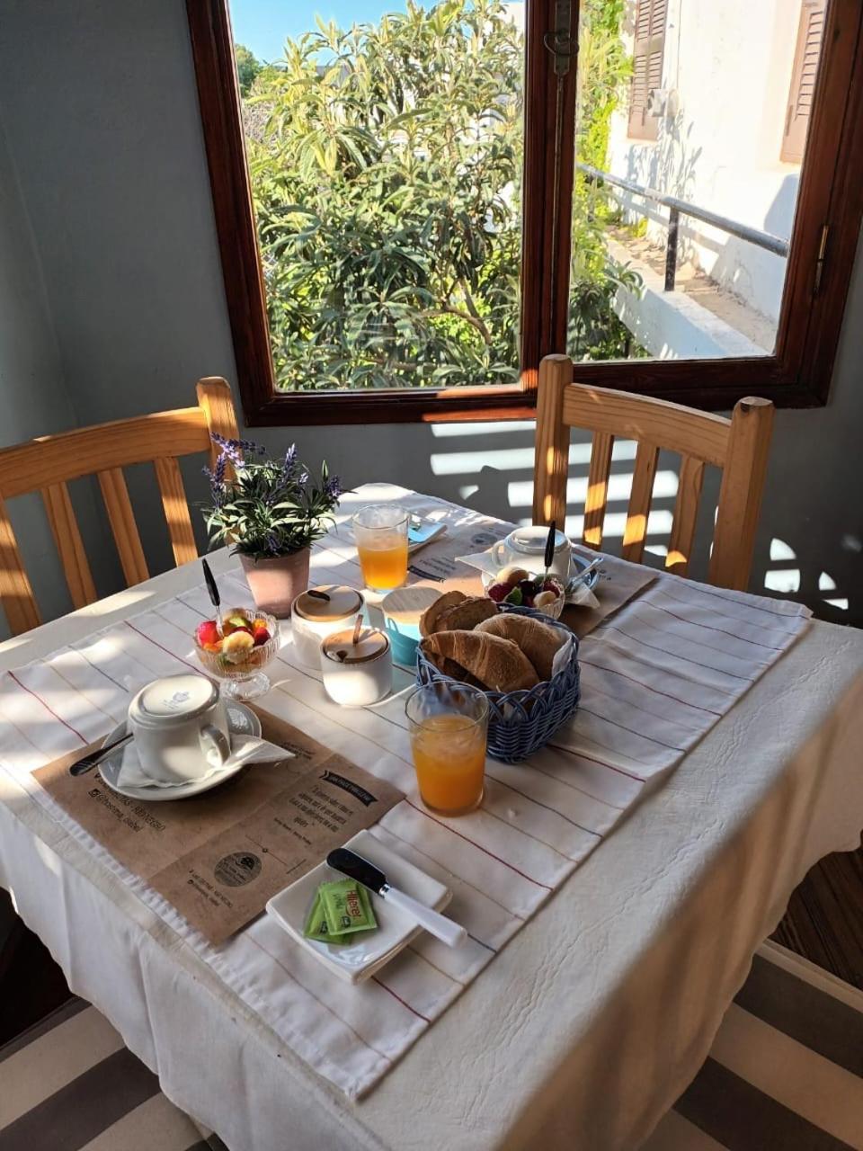 Hosteria Isabel Departamentos Y Habitaciones Con Bano Privado Las Grutas Ngoại thất bức ảnh
